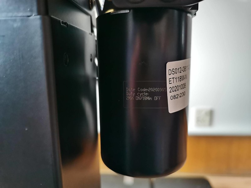 坐立不安的你需要一个乐歌E5电动升降桌，你的健康生活从此开启