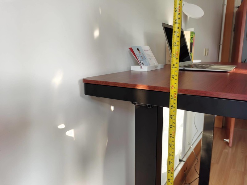 坐立不安的你需要一个乐歌E5电动升降桌，你的健康生活从此开启