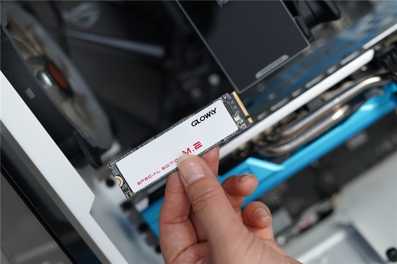 光威骁将NVMe 240G SSD国产主控芯片组合性能强