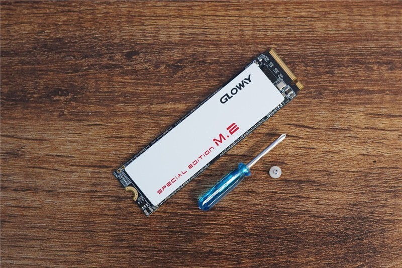 光威骁将NVMe 240G SSD国产主控芯片组合性能强