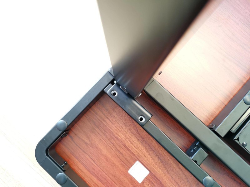 坐立不安的你需要一个乐歌E5电动升降桌，你的健康生活从此开启