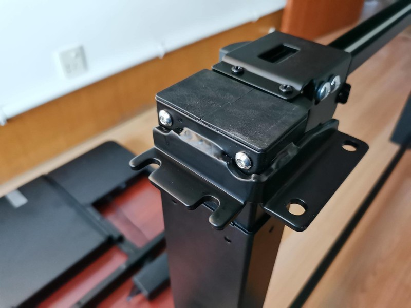 坐立不安的你需要一个乐歌E5电动升降桌，你的健康生活从此开启