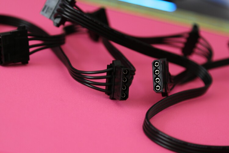 德系全模金牌电源：骨伽GEX850 850W电源开箱