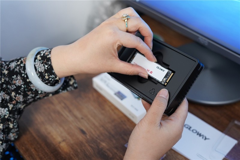 光威骁将NVMe 240G SSD国产主控芯片组合性能强