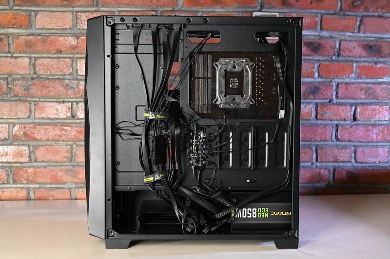 时尚好用的机箱，散热效果也不错，安钛克DF700 Flux上手