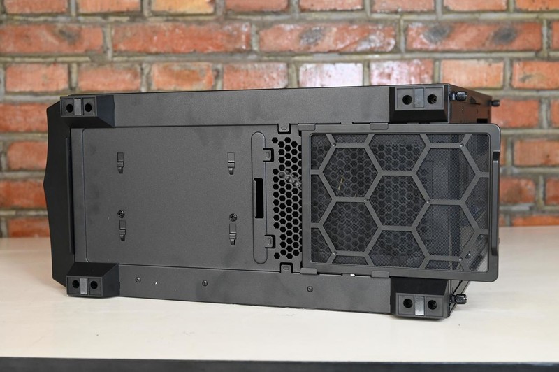 时尚好用的机箱，散热效果也不错，安钛克DF700 Flux上手