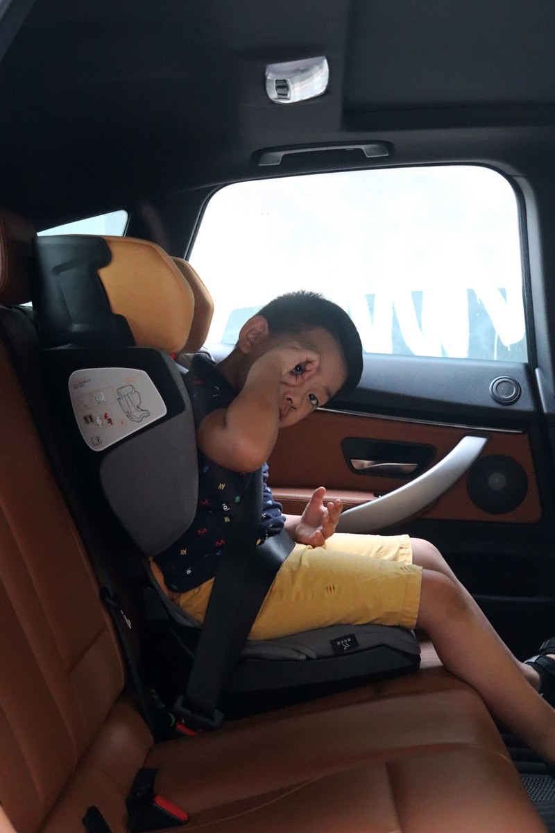 收放自如 安全守护——惠尔顿 茧之旅2儿童折叠安全座椅体验