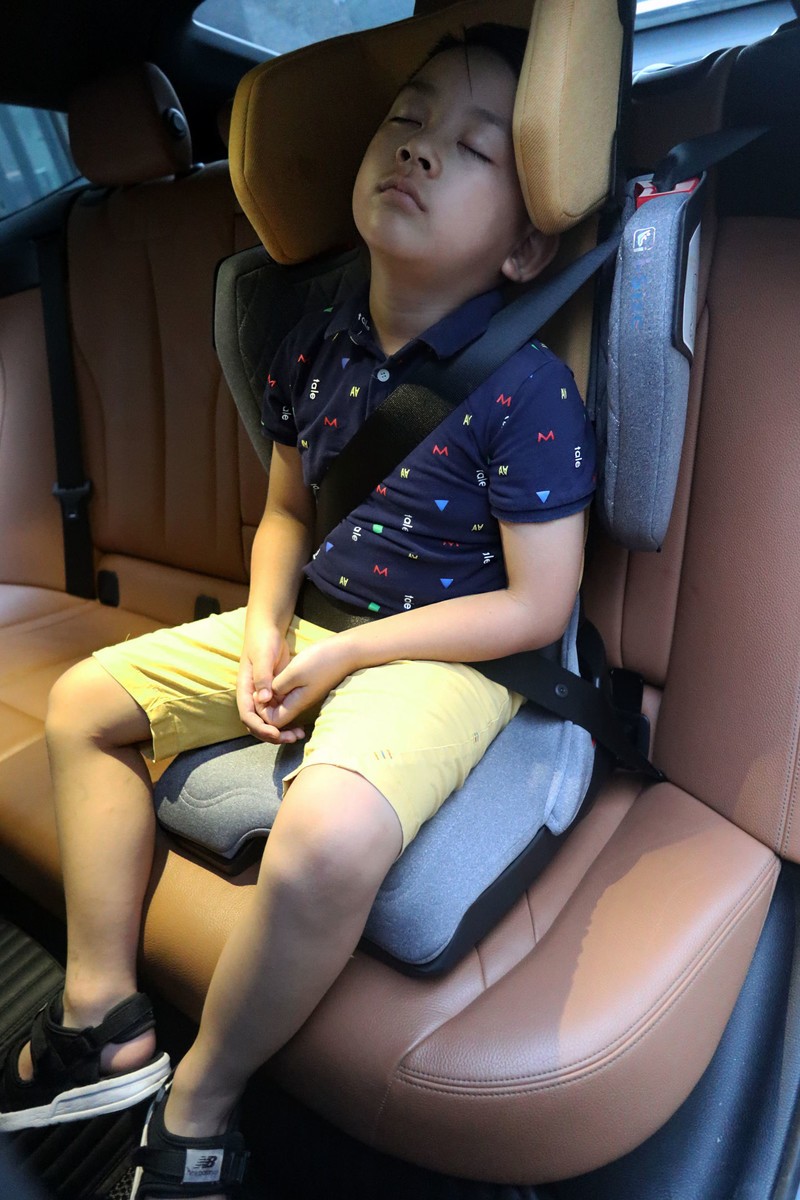 收放自如 安全守护——惠尔顿 茧之旅2儿童折叠安全座椅体验