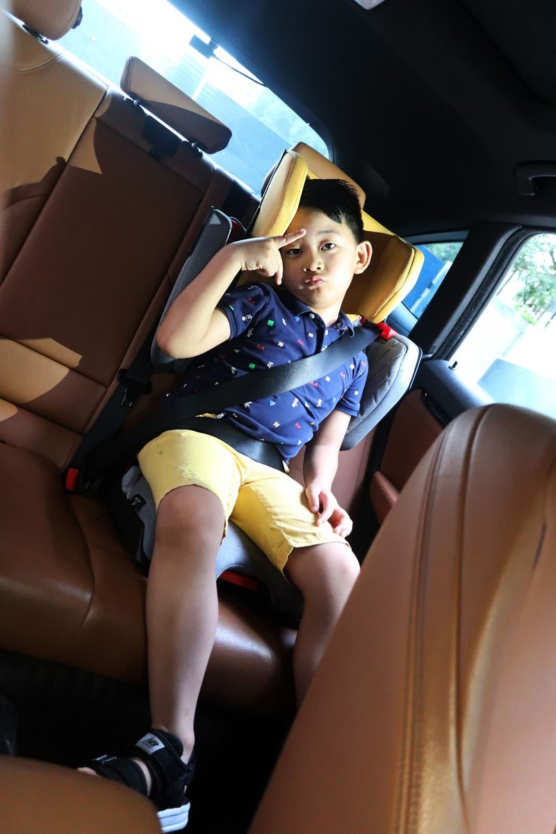 收放自如 安全守护——惠尔顿 茧之旅2儿童折叠安全座椅体验