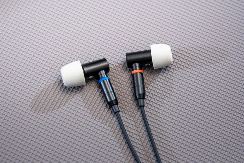 竹林鸟百灵耳机评测：微动圈可换线，性价比高更耐用