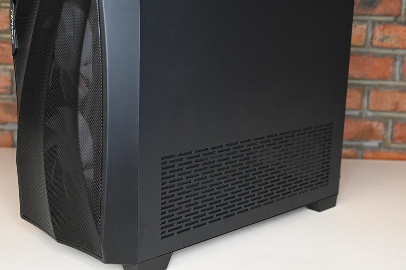 时尚好用的机箱，散热效果也不错，安钛克DF700 Flux上手