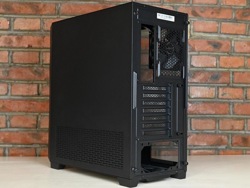 时尚好用的机箱，散热效果也不错，安钛克DF700 Flux上手