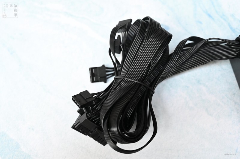 时尚好用的机箱，散热效果也不错，安钛克DF700 Flux上手