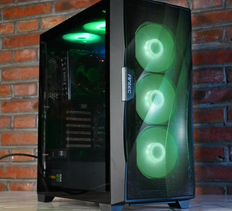 时尚好用的机箱，散热效果也不错，安钛克DF700 Flux上手