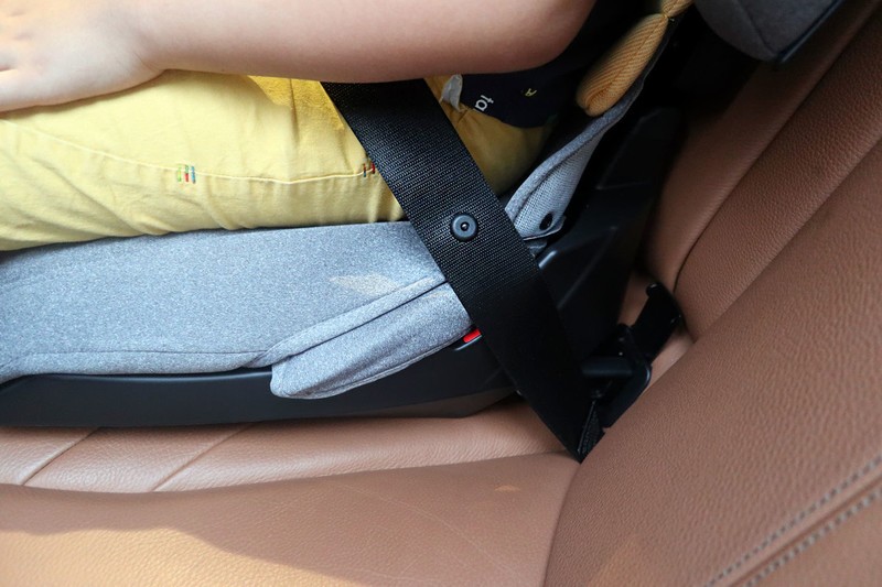 收放自如 安全守护——惠尔顿 茧之旅2儿童折叠安全座椅体验