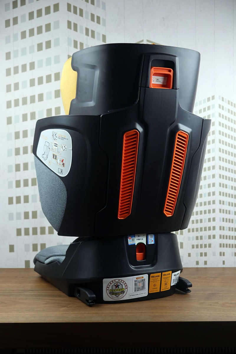 收放自如 安全守护——惠尔顿 茧之旅2儿童折叠安全座椅体验