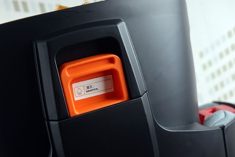 收放自如 安全守护——惠尔顿 茧之旅2儿童折叠安全座椅体验