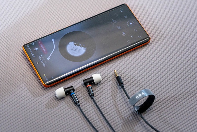 竹林鸟百灵耳机评测：微动圈可换线，性价比高更耐用