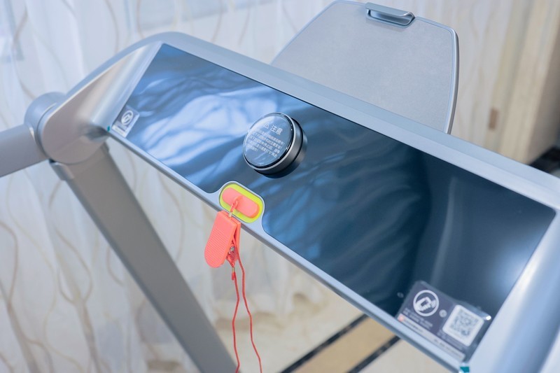 贴心的家庭运动私教，荣耀亲选磁悬浮减震跑步机上手体验