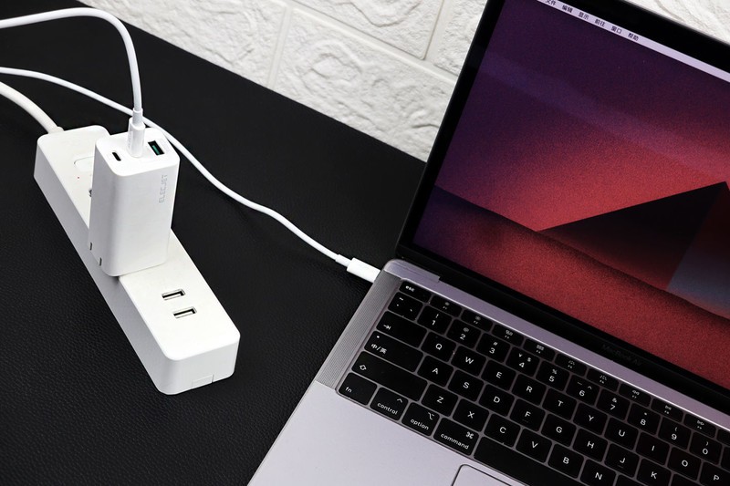 出行用电全满足——ELECJET电友X21GaN氮化镓65W充电器体验