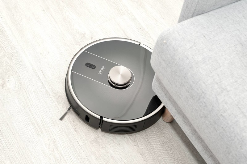 彻底解放双手，由利吸扫拖三合一扫地机上手体验