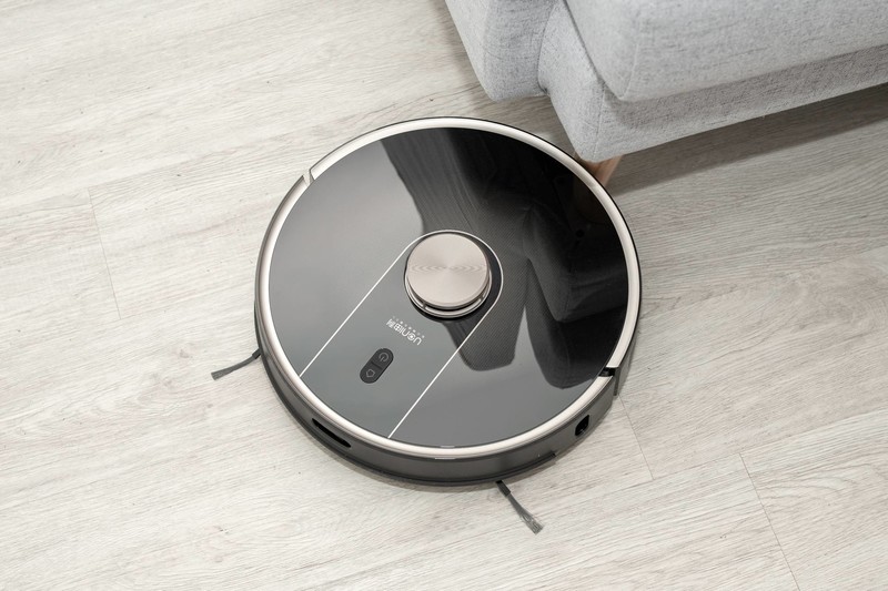 彻底解放双手，由利吸扫拖三合一扫地机上手体验