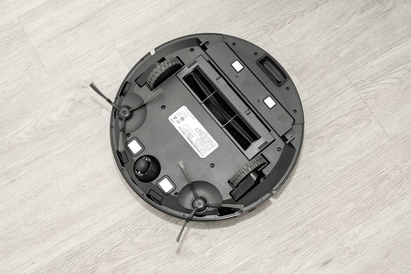 彻底解放双手，由利吸扫拖三合一扫地机上手体验