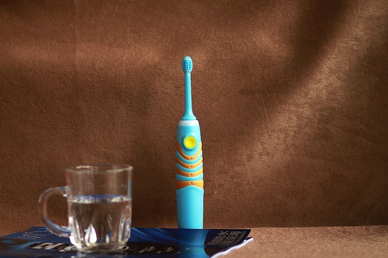 给孩子的礼物 毛毛虫 洗刷刷 大拿儿童牙刷S1