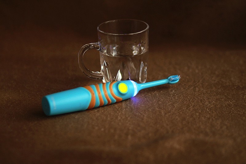 给孩子的礼物 毛毛虫 洗刷刷 大拿儿童牙刷S1