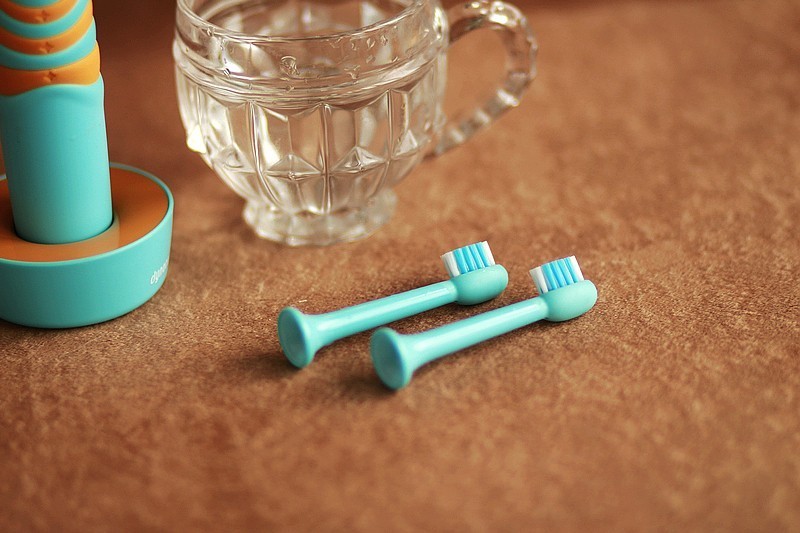 给孩子的礼物 毛毛虫 洗刷刷 大拿儿童牙刷S1