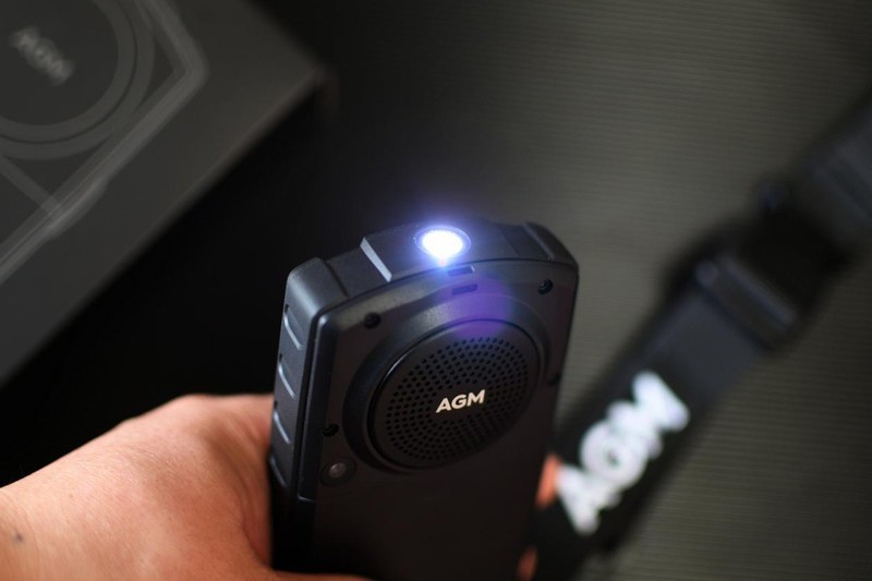 4G双卡超大声，自带微信的智能