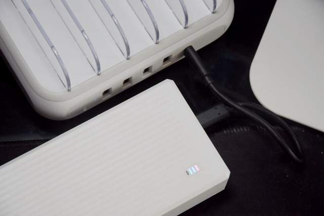 ORICO桌面充电器实测：支持5台手机充电，支持PD20W最大功率50W