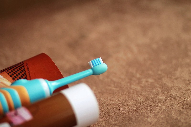 给孩子的礼物 毛毛虫 洗刷刷 大拿儿童牙刷S1