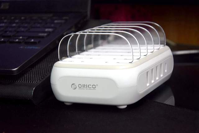ORICO桌面充电器实测：支持5台手机充电，支持PD20W最大功率50W