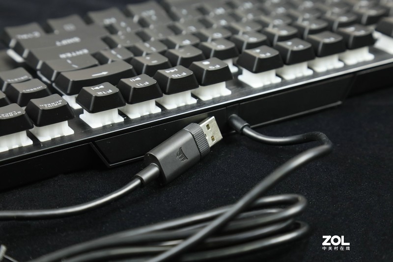 船新轴体，船新体验-海盗船K60 RGB PRO机械键盘开箱分享