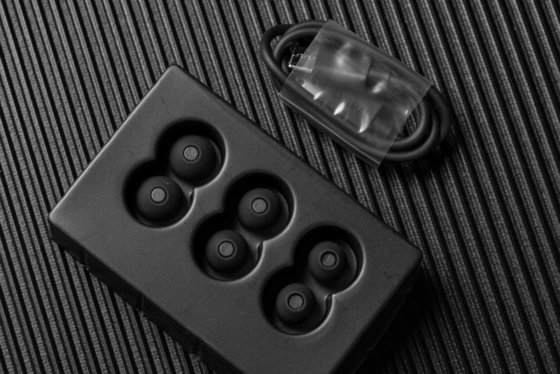 肩比索尼降噪豆，号称旗舰中旗舰的唐麦W5动铁蓝牙耳机体验