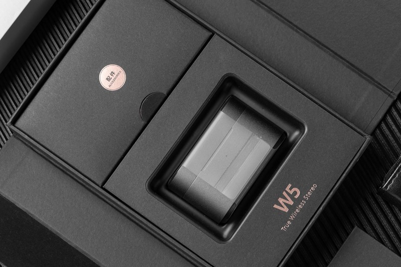 肩比索尼降噪豆，号称旗舰中旗舰的唐麦W5动铁蓝牙耳机体验