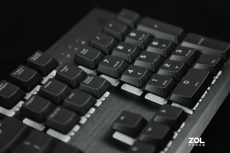 船新轴体，船新体验-海盗船K60 RGB PRO机械键盘开箱分享