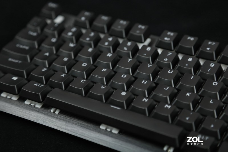 船新轴体，船新体验-海盗船K60 RGB PRO机械键盘开箱分享