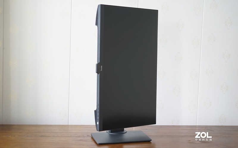 设计师的专属桌面显示器，C位出彩！明基PD2705Q专业显示器测评！