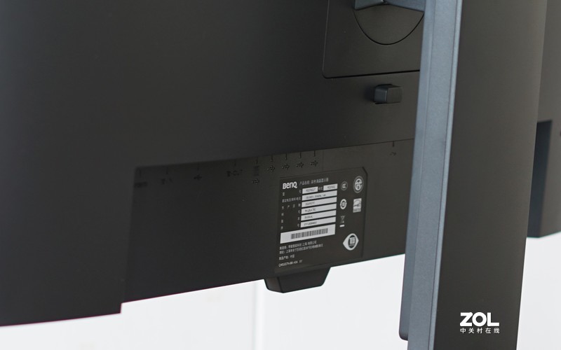 设计师的专属桌面显示器，C位出彩！明基PD2705Q专业显示器测评！