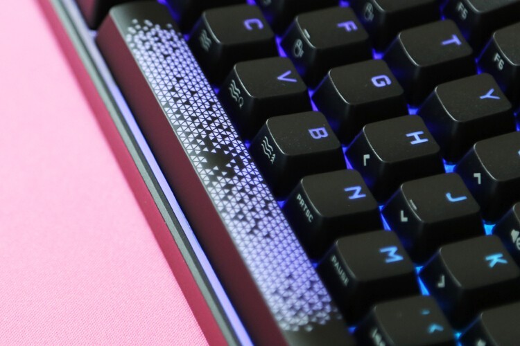 海盗船也Mini：K65 RGB mini 60% 61键机械键盘开箱体验