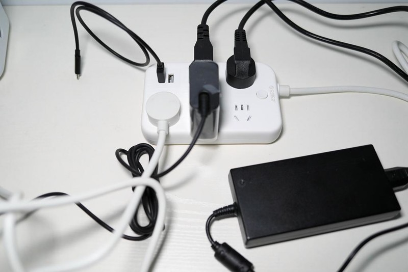 精致生活从告别杂乱开始，奥睿科排插收纳盒，桌面整洁一盒搞定