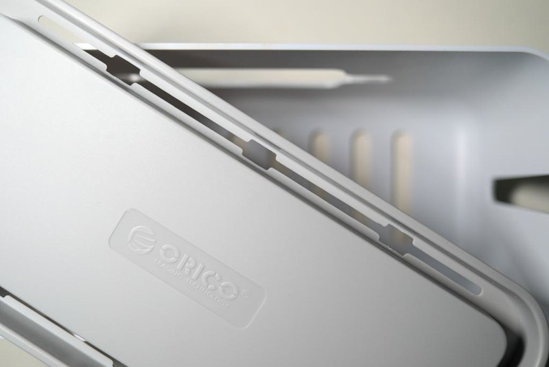 精致生活从告别杂乱开始，奥睿科排插收纳盒，桌面整洁一盒搞定