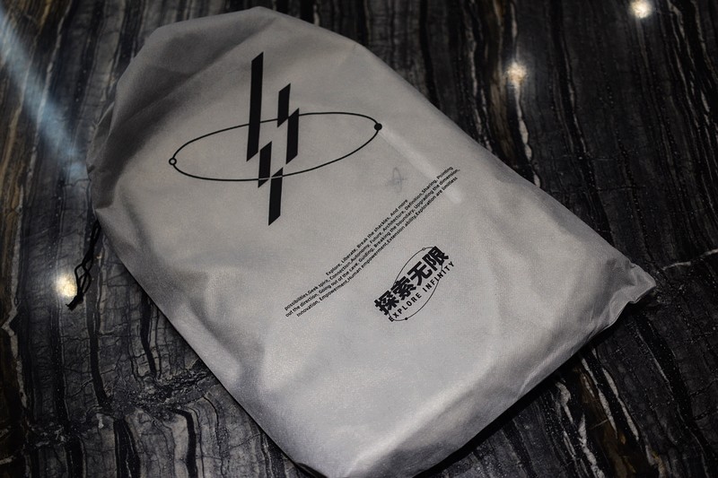 简约有型 阿波罗系列光影行星斜挎包