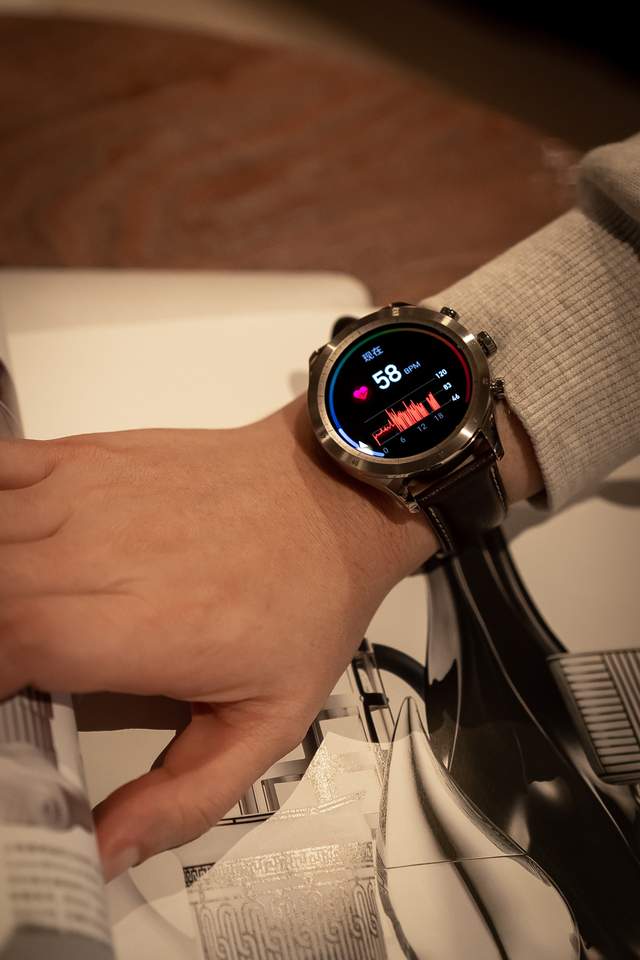 90项运动监测助你告别肥宅——Zepp Z智能手表体验