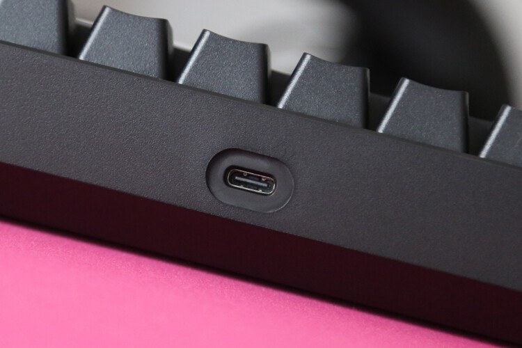 海盗船也Mini：K65 RGB mini 60% 61键机械键盘开箱体验