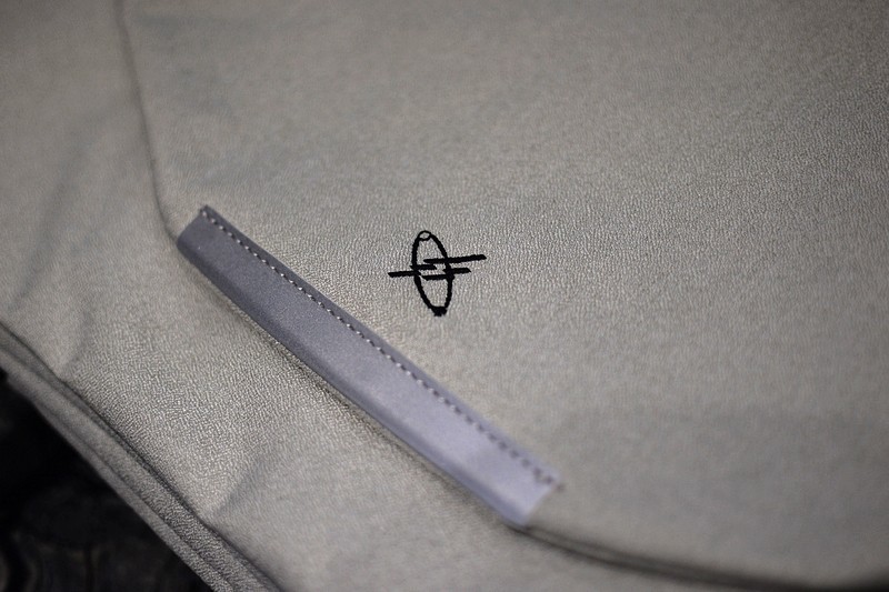 简约有型 阿波罗系列光影行星斜挎包