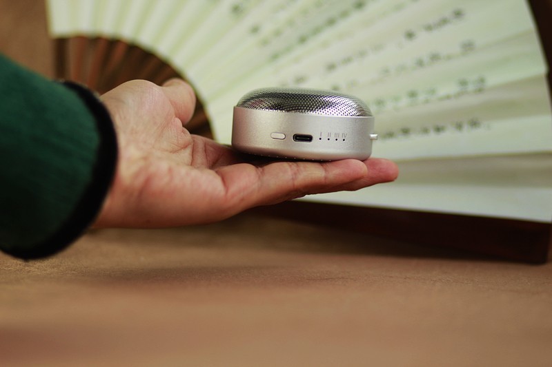 可随身携带的 XTAR AF1臭氧发生消毒器