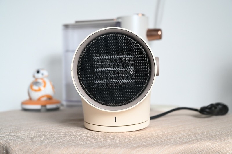 轻轻一扭，迎来温暖柔风，告别手脚冰凉，卡蛙桌面暖风机上手